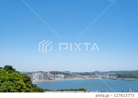 江の島から見た片瀬東浜海水浴場方面 127613773