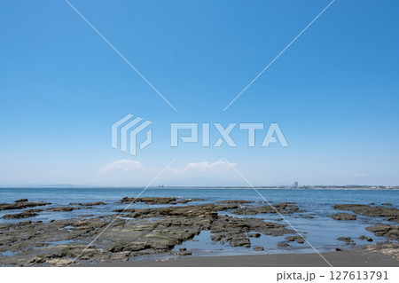 江の島から見た片瀬西浜海水浴場方面 江の島から見た片瀬西浜海水浴場方面 127613791