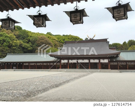 歴史ある橿原神宮の参道 奈良県橿原神宮 歴史ある橿原神宮の参道 奈良県橿原神宮 127614754