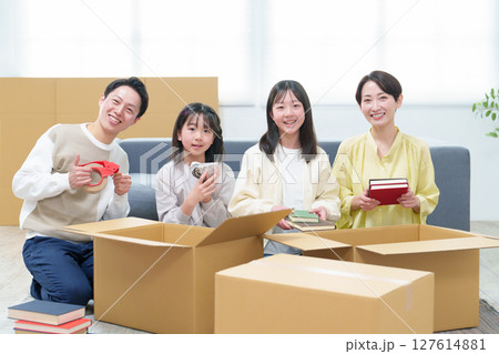 引っ越し　整理整頓　断捨離　リサイクル 127614881