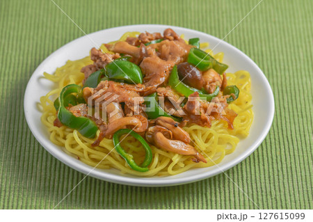 豚肉とピーマンの焼きそば 127615099