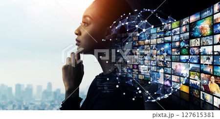 考える女性と映像テクノロジーのコラージュ　バナー・広告向け横長ビジュアル 127615381