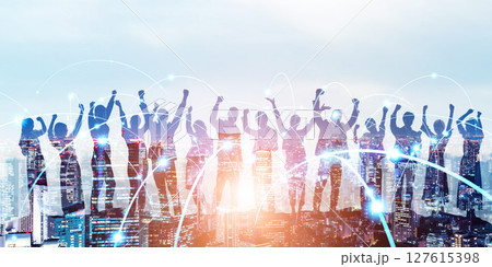 多国籍ビジネスパーソンのグループとデジタルネットワークのコンセプト　バナー・広告向け横長ビジュアル 127615398