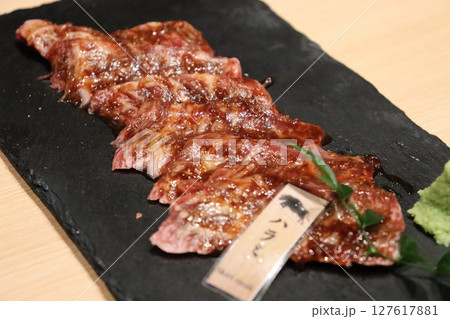 焼肉　ご馳走　焼肉屋　神戸牛　ディナー　カタログギフト　神戸ビーフ　晩御飯　牛肉　部位 127617881
