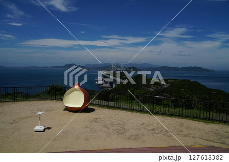初夏の鳴門大橋 初夏の鳴門大橋 127618382
