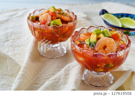 エビのカクテル(コクテル・デ・カマロン、コクテル・デ・カマロネス)(メキシコ料理) エビのカクテル(コクテル・デ・カマロン、コクテル・デ・カマロネス)(メキシコ料理) 127619508