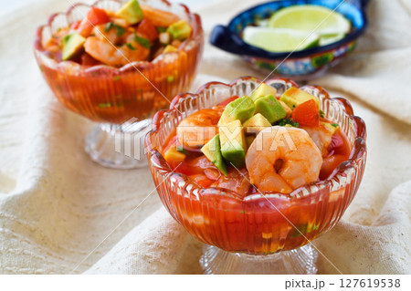 エビのカクテル(コクテル・デ・カマロン、コクテル・デ・カマロネス)(メキシコ料理) エビのカクテル(コクテル・デ・カマロン、コクテル・デ・カマロネス)(メキシコ料理) 127619538
