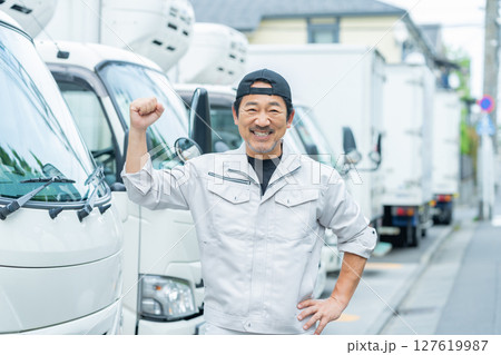 ドライバーの男性 127619987