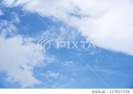 初夏の空 夏 青空 晴れ 6月 【神奈川県 秦野市】 127621536