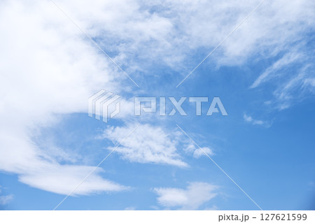 初夏の空 夏 青空 晴れ 6月 【神奈川県 秦野市】 127621599