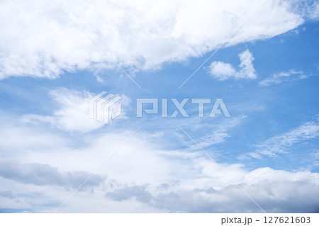 初夏の空 夏 青空 晴れ 6月 【神奈川県 秦野市】 初夏の空 夏 青空 晴れ 6月 【神奈川県 秦野市】 127621603
