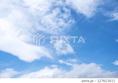 初夏の空 夏 青空 晴れ 6月 【神奈川県 秦野市】 127621611