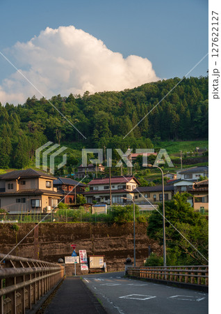 夕暮れの秋山村 長閑な田舎風景 秋山大橋 夕暮れの秋山村 長閑な田舎風景 秋山大橋 127622127