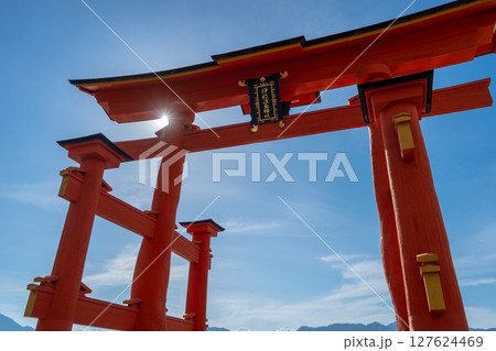 Close-up view of the famous Itsukushima shrine red torii gate in Miyajima, Japan 127624469