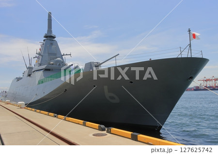 東京港に停泊する護衛艦あがの　護衛艦の一般公開 127625742