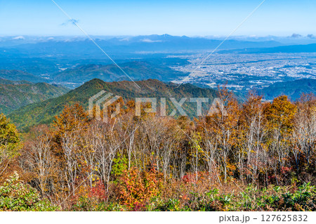 山形 紅葉に染まる天元台高原 127625832