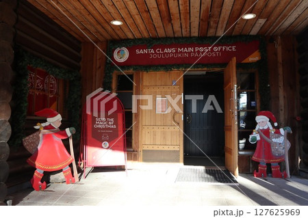 フィンランド・ロヴァニエミの郵便局 127625969