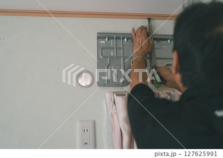 エアコン室内機の背板取り付け 127625991