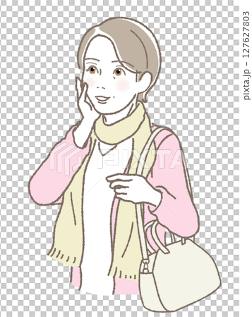 鞄を肩にかけ微笑む笑顔の中高年女性 127627803