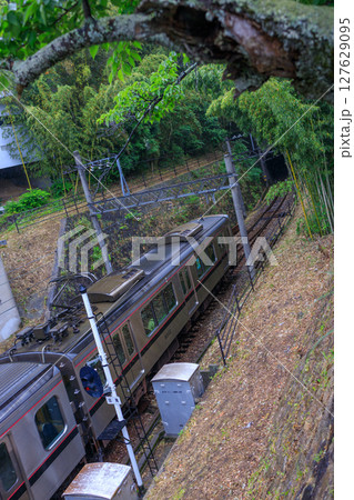 人気温泉地の有馬温泉駅の雨の風景 人気温泉地の有馬温泉駅の雨の風景 127629095