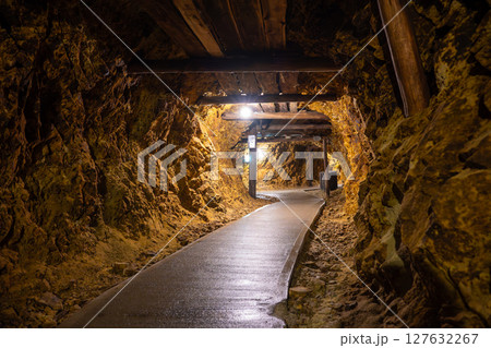 佐渡金山　道遊坑（明治官営鉱山コース）坑道 127632267