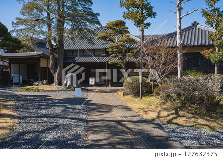 掛川市の掛川城周辺にある竹の丸庭園(静岡県) 掛川市の掛川城周辺にある竹の丸庭園(静岡県) 127632375