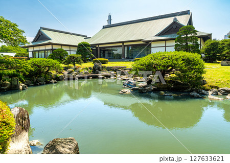 【日本100名城】徳島城 心字池越しの徳島城博物館 徳島県徳島市 【日本100名城】徳島城 心字池越しの徳島城博物館 徳島県徳島市 127633621