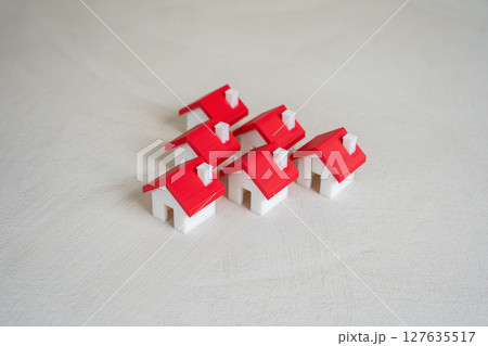 Group of houses. Housing, neighborhood and community of owners. 127635517