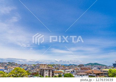 兵庫県神戸市　五色塚古墳から見渡す街並み 127635639