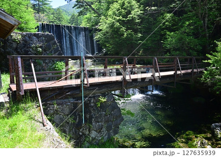 八ヶ岳の登山道入り口の渋の湯 八ヶ岳の登山道入り口の渋の湯 127635939