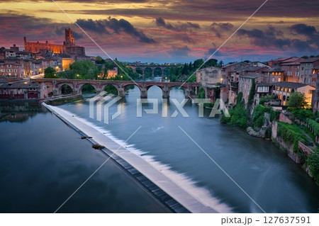 Albi & Sunset 127637591