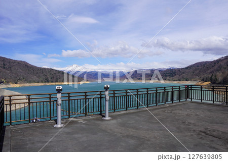 堤頂広場から見る忠別湖（忠別ダム） 127639805