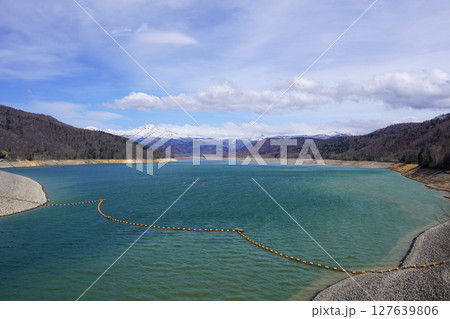 堤頂広場から見る忠別湖（忠別ダム） 127639806