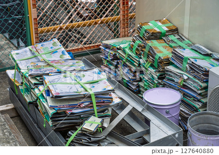 工事現場の廃棄物　一斗缶の捨て方 127640880