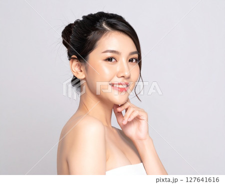 若い女性の美容イメージ(エステサロン・美容・転職・ファッション) 若い女性の美容イメージ(エステサロン・美容・転職・ファッション) 127641616