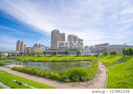 柏の葉アクアテラスから望む建設中のSMC柏の葉技術センターとパークシティ二番街 柏の葉アクアテラスから望む建設中のSMC柏の葉技術センターとパークシティ二番街 127642356