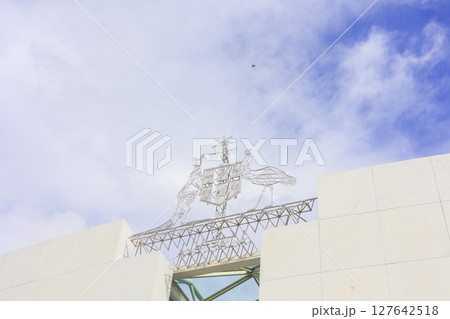 オーストラリアの首都キャンベラにあるオーストラリア連邦国会議事堂 127642518