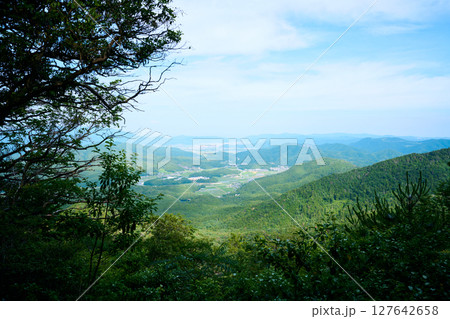 半国山の登山道から見える景色 127642658