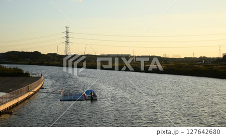 夕暮れの新川 千葉県八千代市 夕暮れの新川 千葉県八千代市 127642680