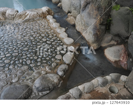 天ヶ瀬温泉露天風呂　薬師湯の排水口　大分県日田市天瀬町湯山 127643910