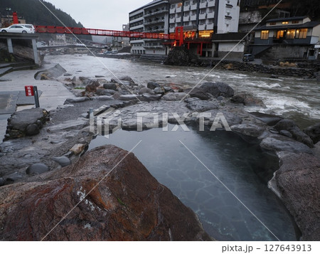 天ヶ瀬温泉共同露天風呂　神田湯　 大分県日田市天瀬町赤岩 127643913