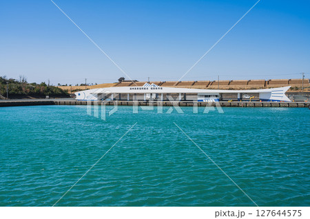 福田漁港にある遠州漁業協同組合　魚市場の風景(静岡県) 127644575