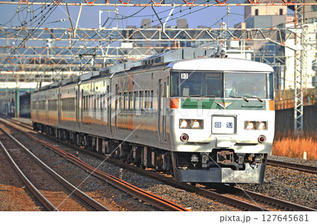 東海道本線　平塚　JR東日本　185系　B3編成（大宮）　回送 127645681