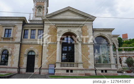 Facade of old building in centre of Budapest ,Hungary 127645907