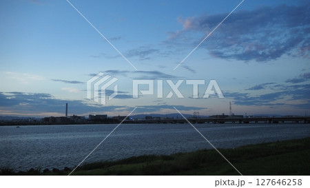 大阪市此花区　淀川河川敷② 127646258