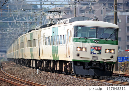 東海道本線　真鶴　JR東日本　185系　C1編成（大宮）　踊り子 127648211