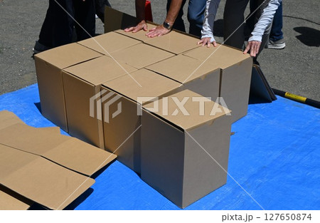 防災訓練・避難所用段ボールベッド組み立て 防災訓練・避難所用段ボールベッド組み立て 127650874