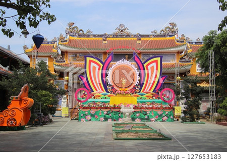 ベトナムホイアンの母なる寺院バムー寺 127653183