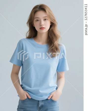 Tシャツモデル 127653411