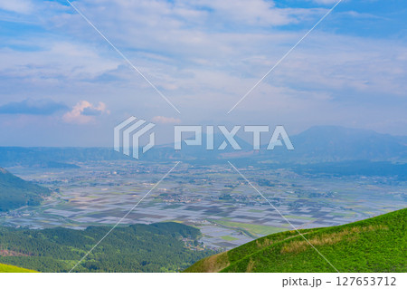 (熊本県)阿蘇山 大観峰からの眺望 (熊本県)阿蘇山 大観峰からの眺望 127653712